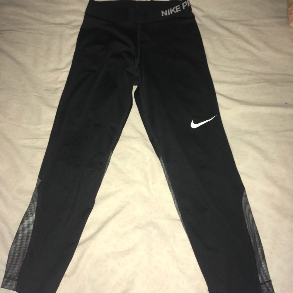 Nike crop legging (size small)